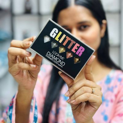 Look me diamond shimmer Liquid Eyeliner